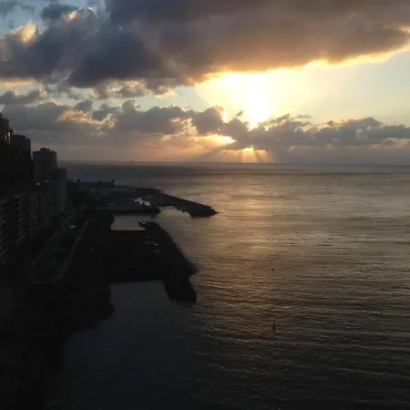 And The Ocean Appartement