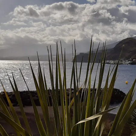 And The Ocean Appartement *