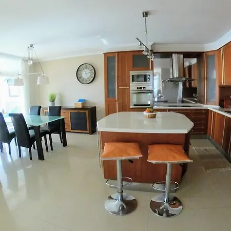 Apartment And The Ocean *