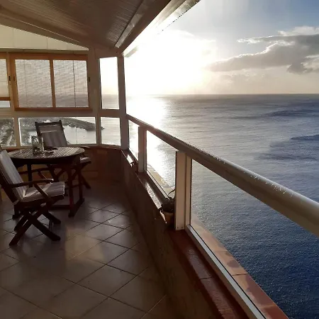 Apartment And The Ocean *
